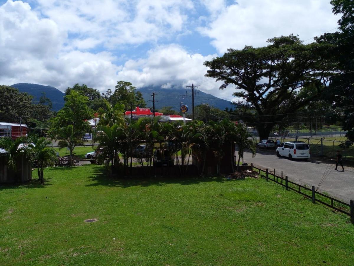 La Pension Backpackers La Fortuna 外观 照片