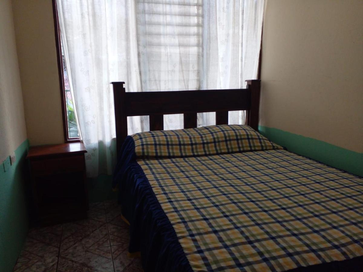 La Pension Backpackers La Fortuna 外观 照片